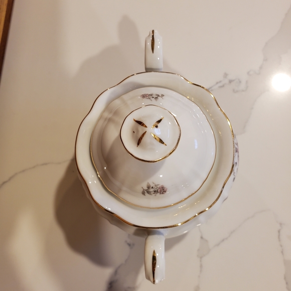 Bohemian China Maria sugar bowl with lid and 2 cups, pink, white, gold - Picture 10 of 16